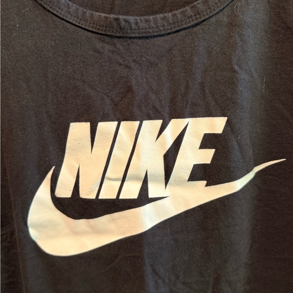 Nike Black T-Shirt with White Logo - Picture 2 of 3